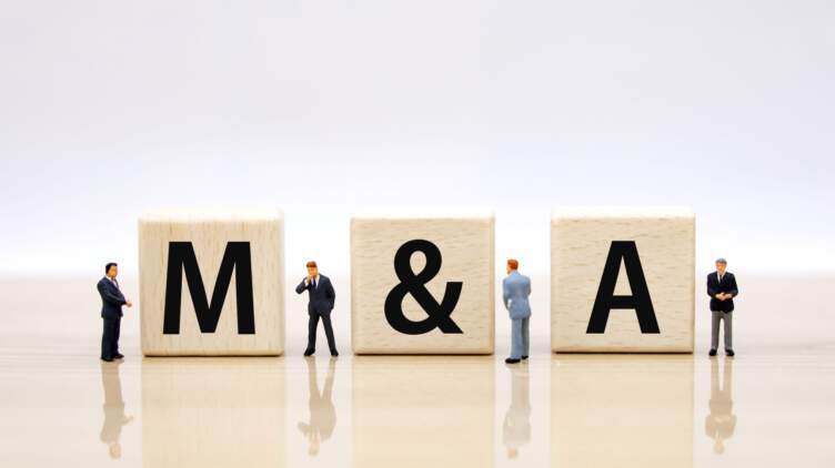 望まないM&Aを避けるために│同意なき買収（敵対的買収）への防衛策とは